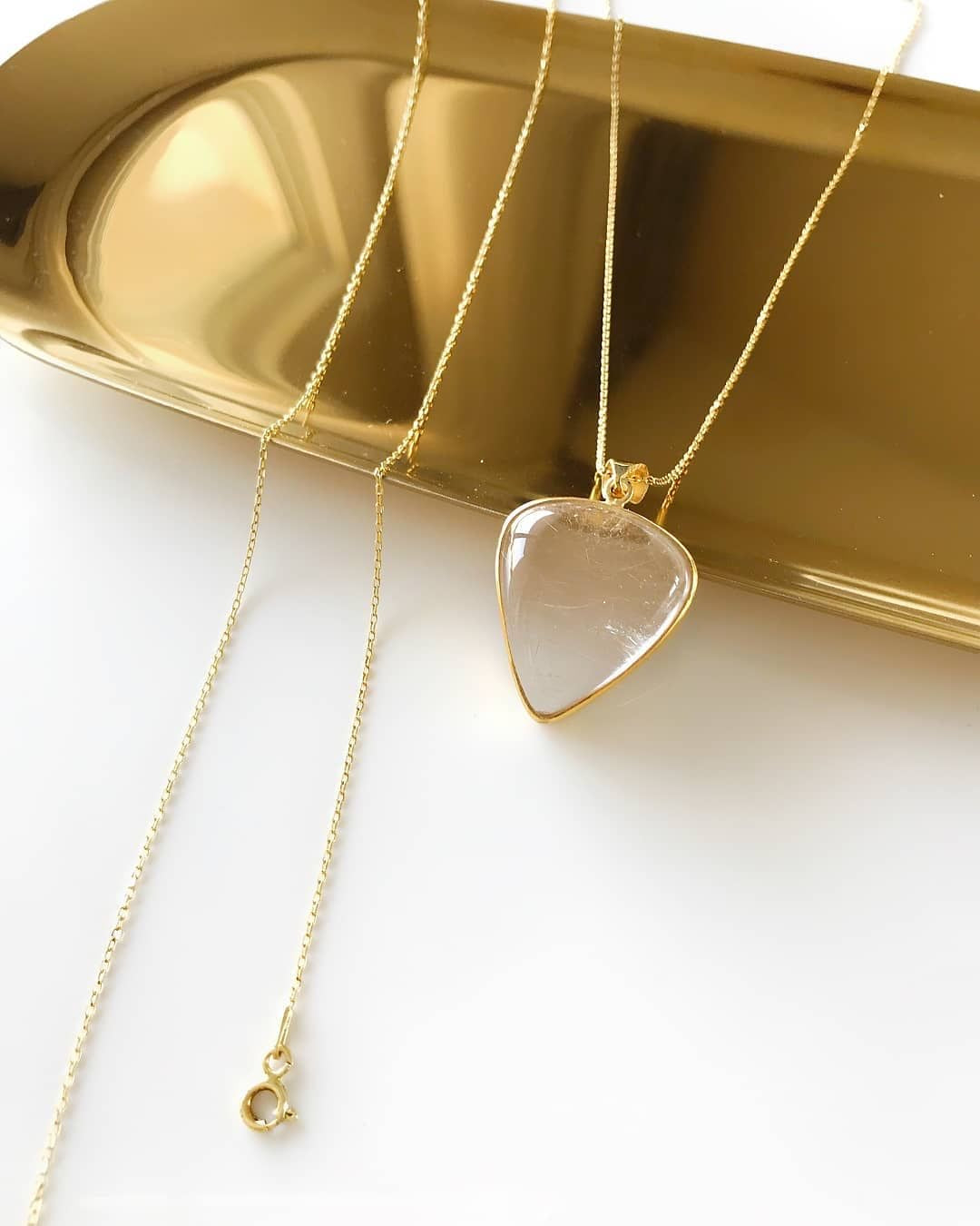 Minimalist Clear Quartz Necklace – Gold Framed Crystal Elegance