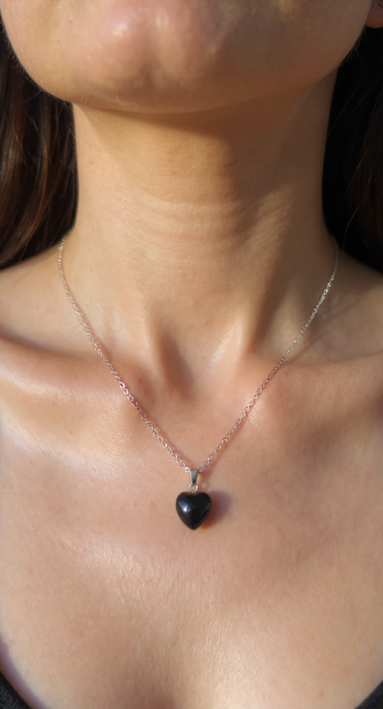 🖤 Natural Black Onyx Heart Necklace – Stainless Steel Chain