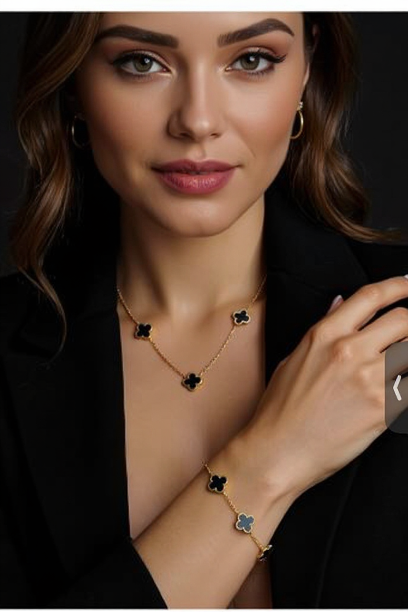 Black Clover Necklace & Bracelet Set – 18K Gold-Plated Minimal Elegance