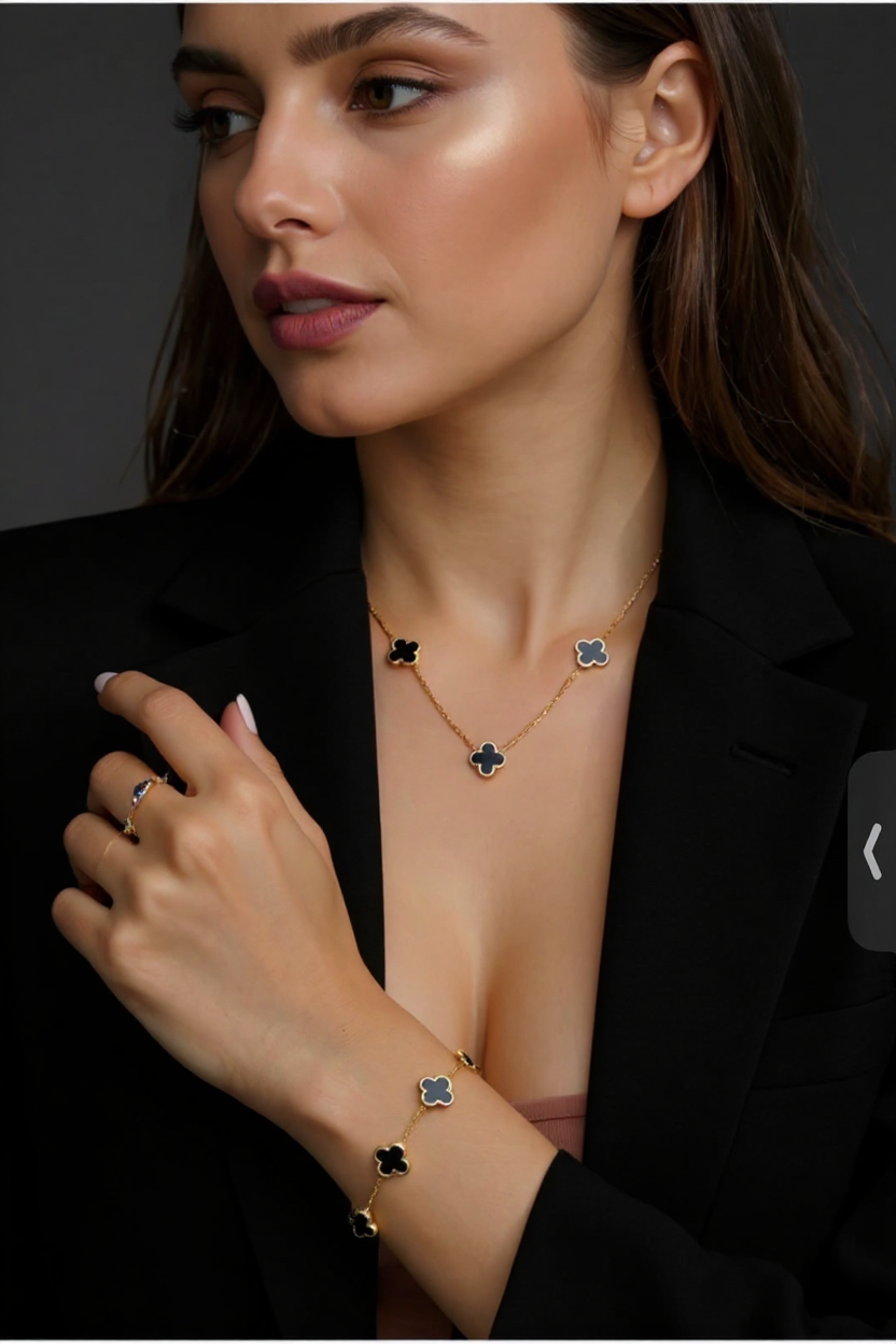 Black Clover Necklace & Bracelet Set – 18K Gold-Plated Minimal Elegance
