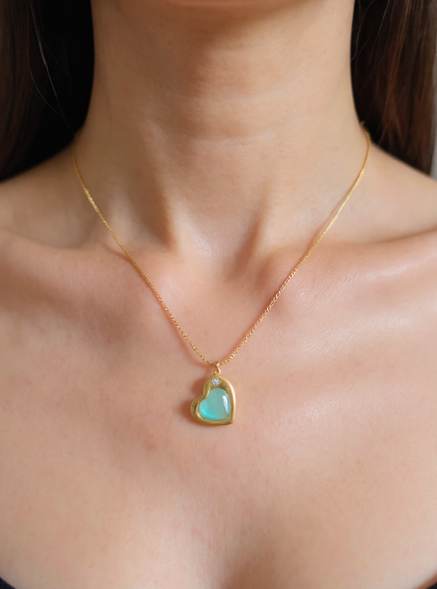 💚 Gold Heart Pendant Necklace with Green-Blue Stone – Romantic Minimal Jewelry
