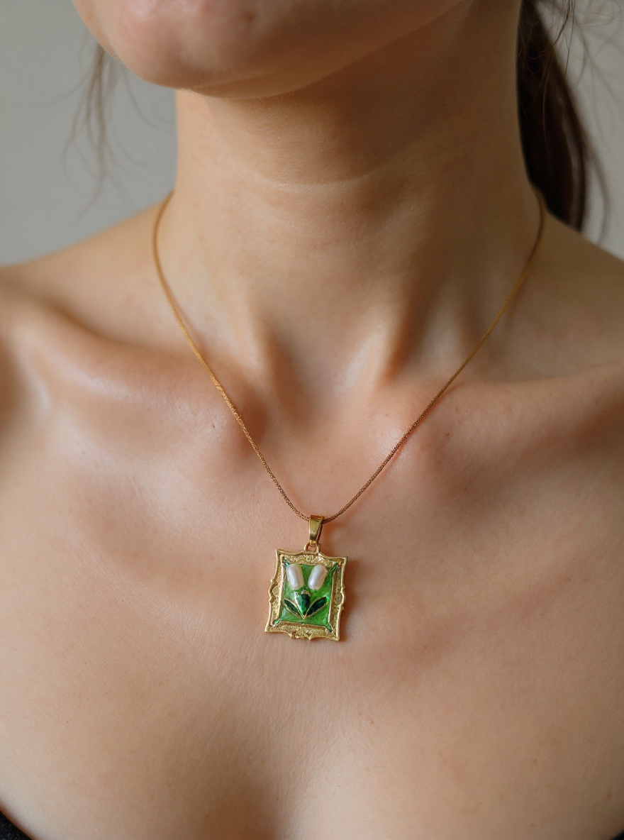 🌿 Gold Plated Flower Frame Pendant Necklace – Stainless Steel