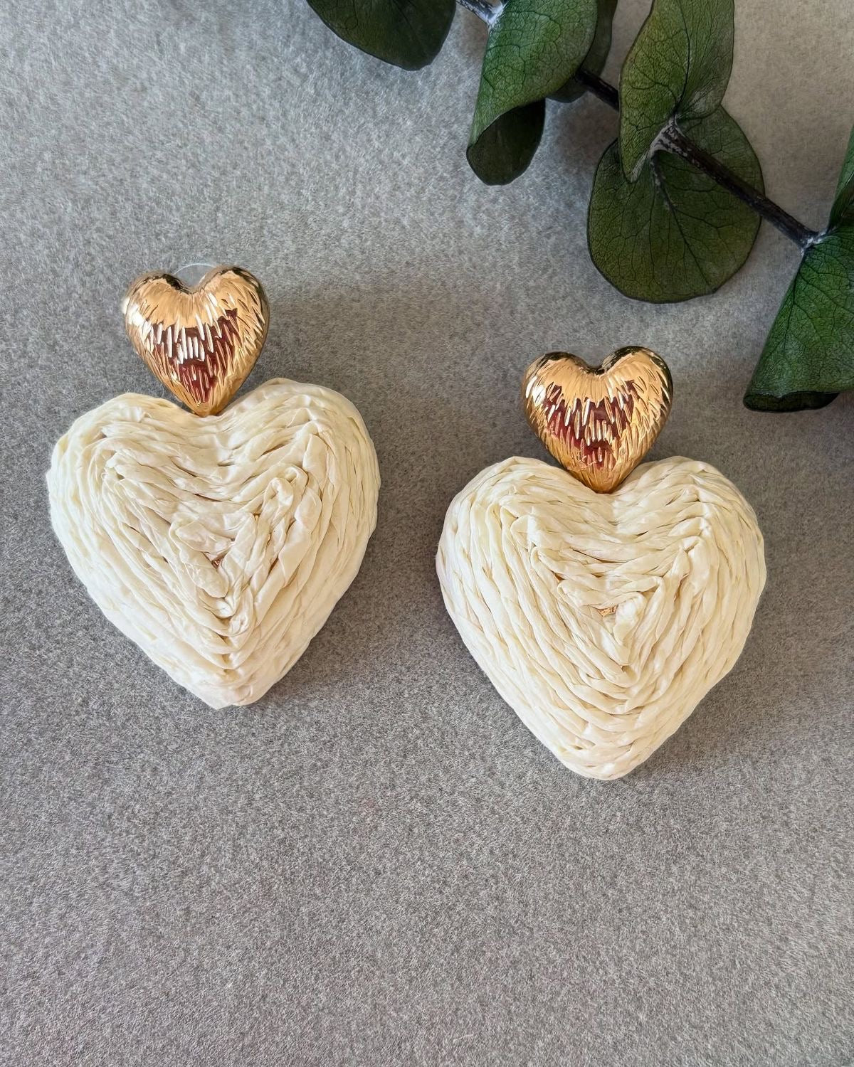 Golden Embrace Heart Earrings – A Love Story in Every Detail