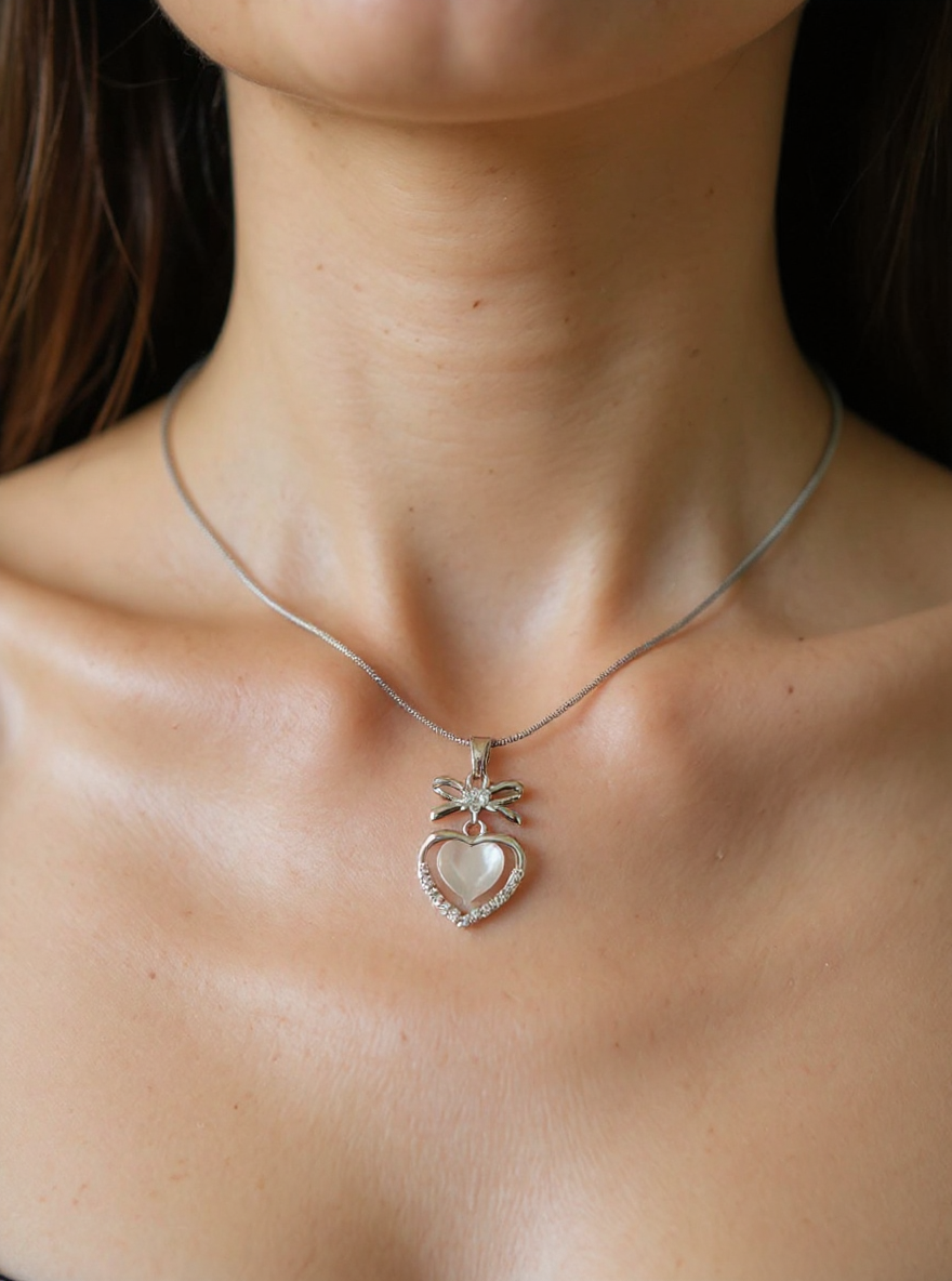 🤍 Zircon Heart Necklace with Bow Detail – Minimal Jewelry